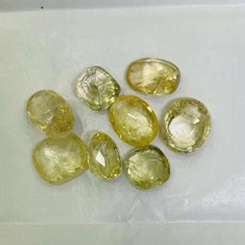 Yellow Sapphire/Pukhraj (Ceylonese) - Medium 5 Quality